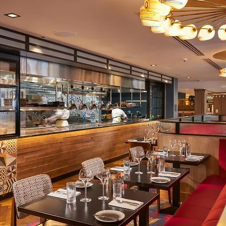Nyx Christchurch Otel 4*