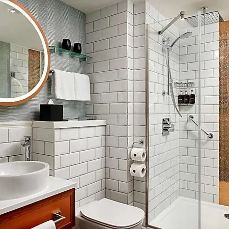 Nyx Christchurch Hotel 4*