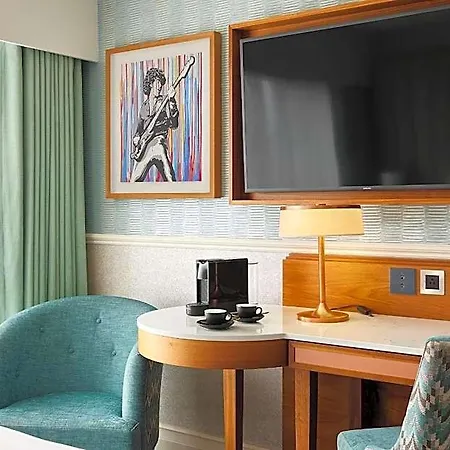Nyx Christchurch Hotel 4*