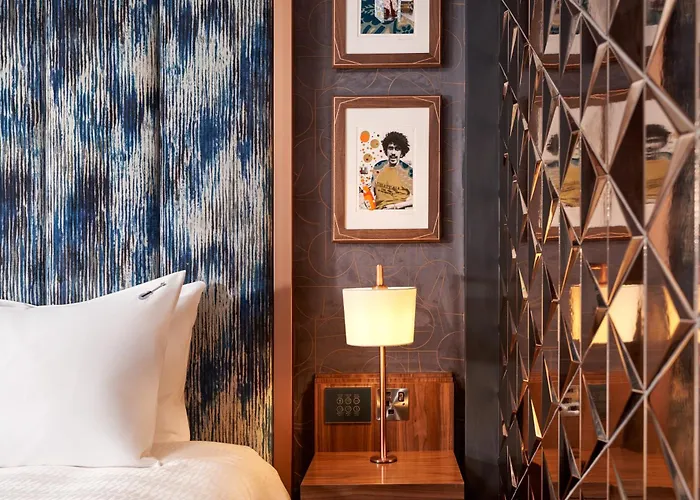 Nyx Christchurch Hotel 4*