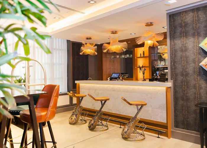 Nyx Christchurch Hotel 4*