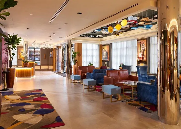 Nyx Christchurch Hotel 4*